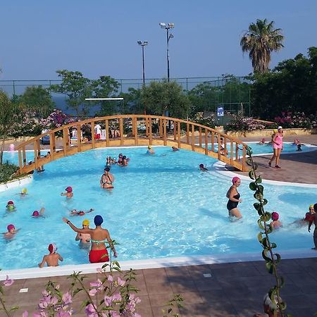 Villaggio Marinella Direttamente Sul Mare イーゾラ・ディ・カーポ・リッツート エクステリア 写真