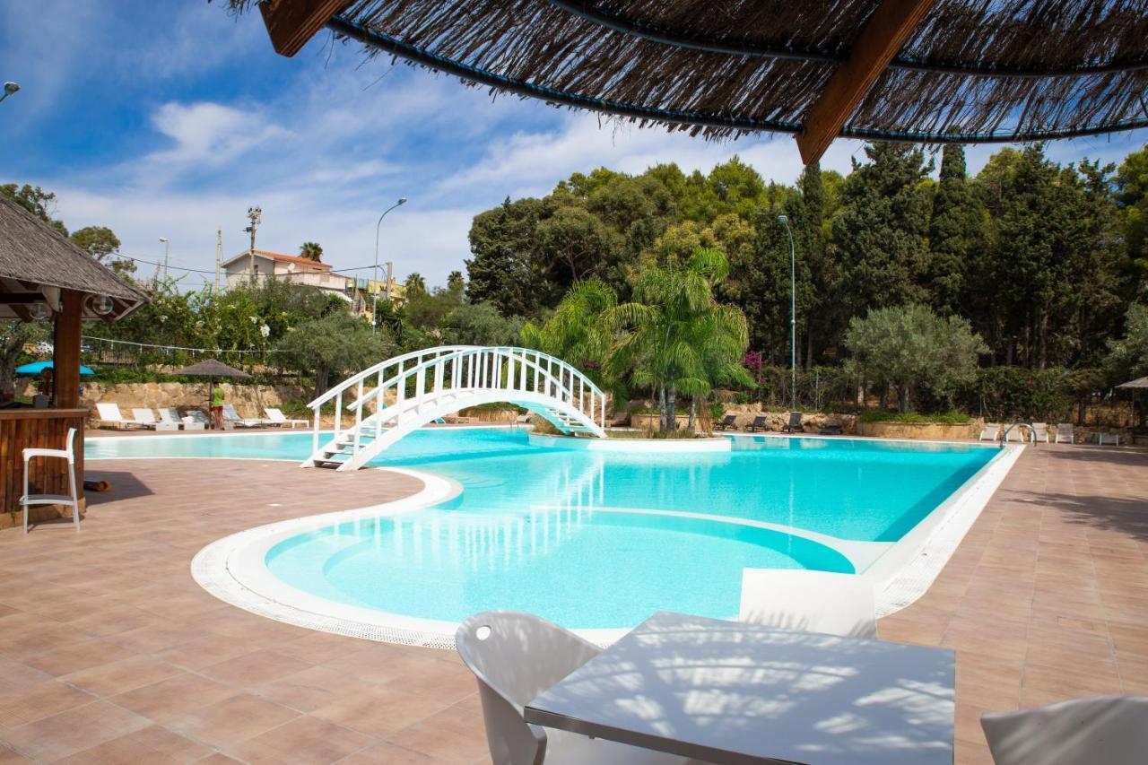 Villaggio Marinella Direttamente Sul Mare イーゾラ・ディ・カーポ・リッツート エクステリア 写真